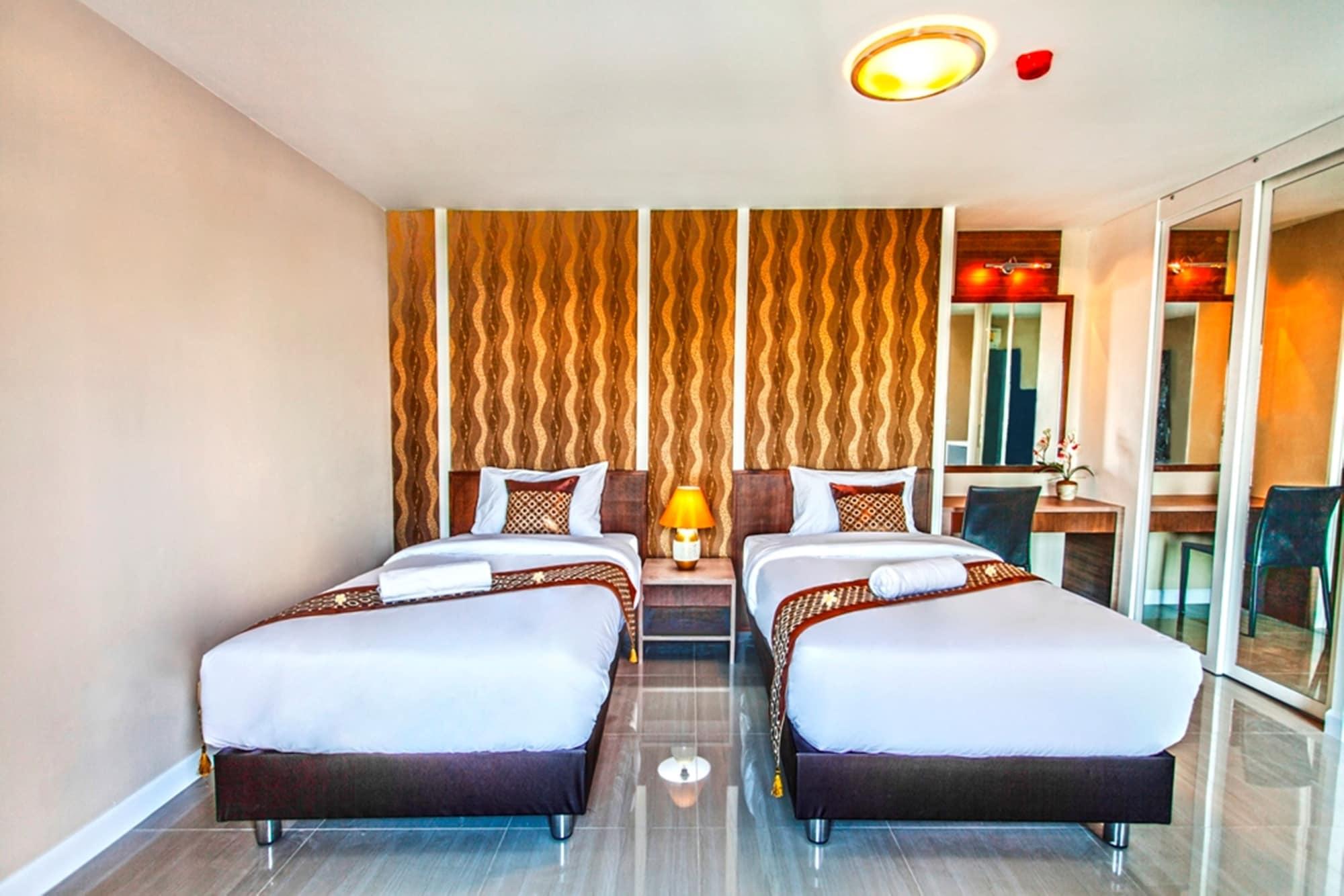 The Aim Sathorn Hotel Banguecoque Exterior foto