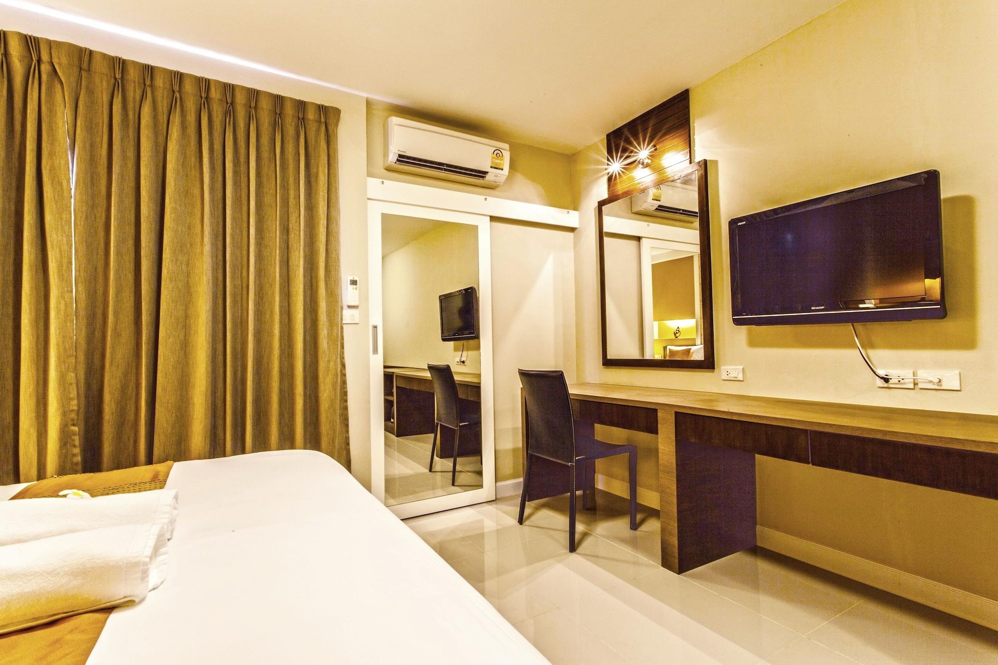 The Aim Sathorn Hotel Banguecoque Exterior foto