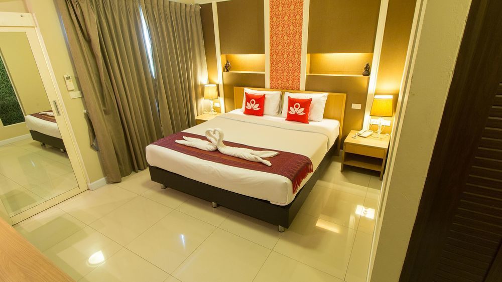 The Aim Sathorn Hotel Banguecoque Exterior foto