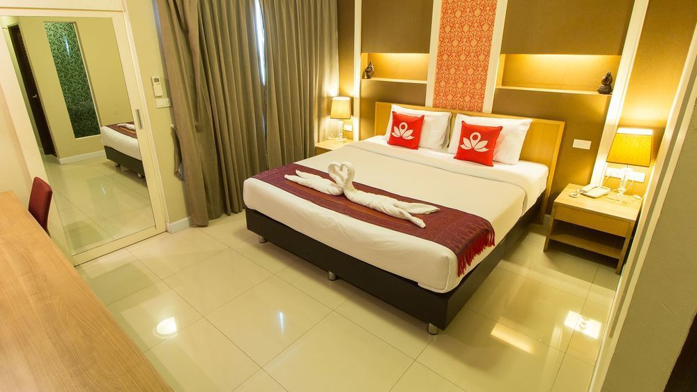 The Aim Sathorn Hotel Banguecoque Exterior foto
