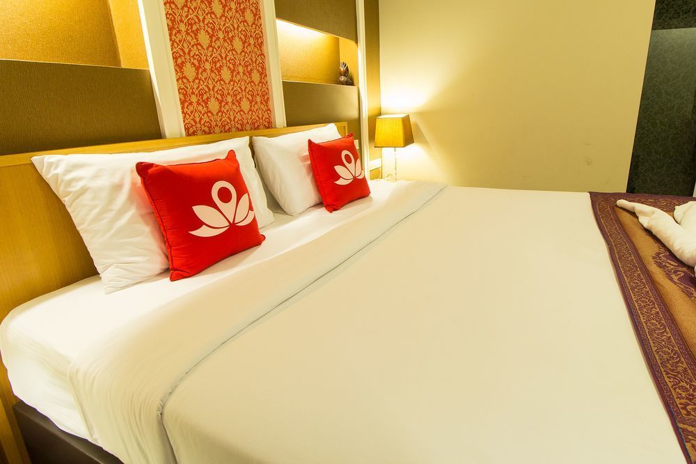 The Aim Sathorn Hotel Banguecoque Exterior foto