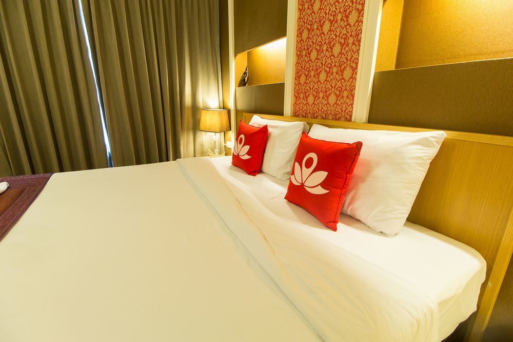 The Aim Sathorn Hotel Banguecoque Exterior foto