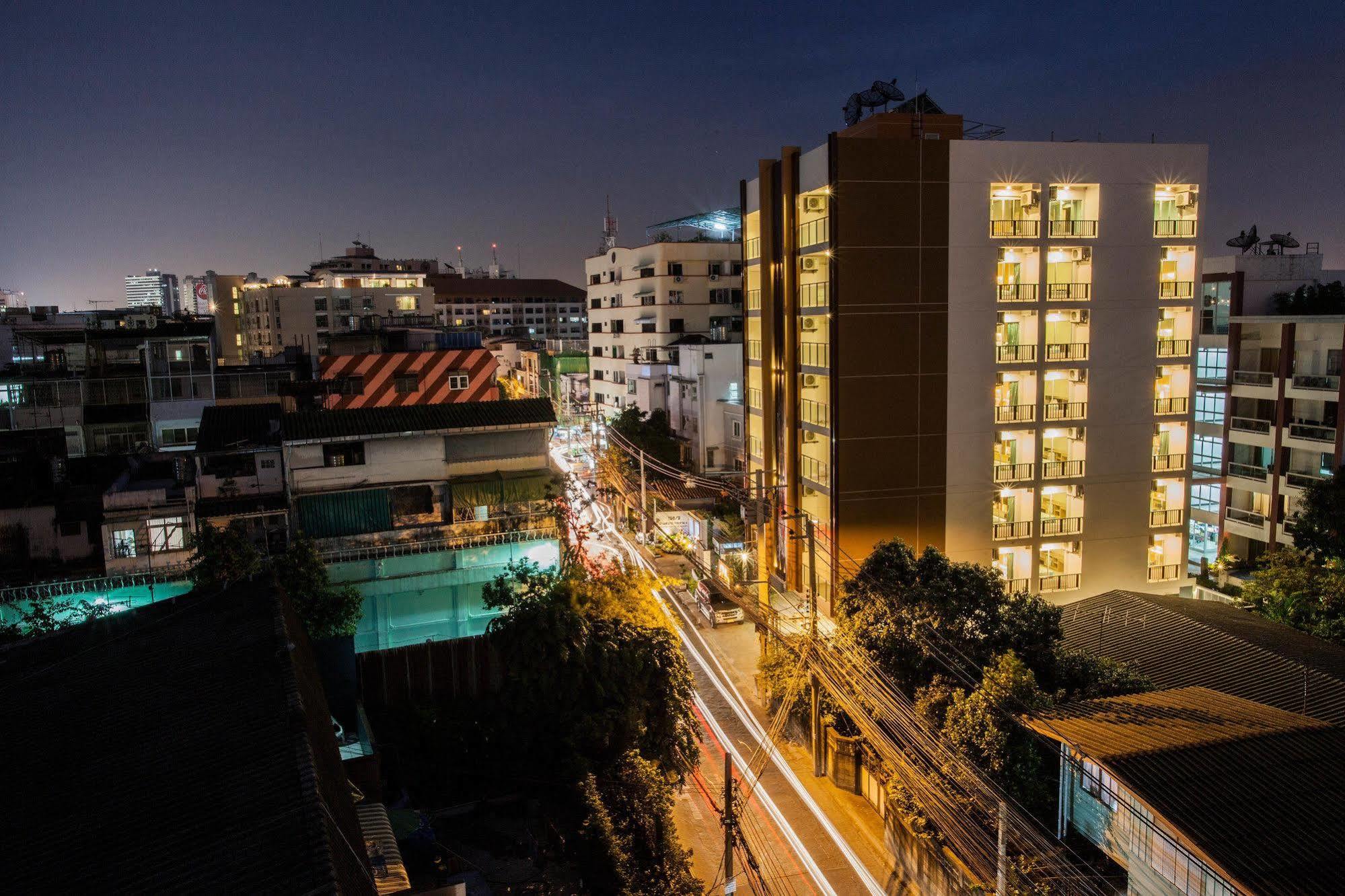 The Aim Sathorn Hotel Banguecoque Exterior foto